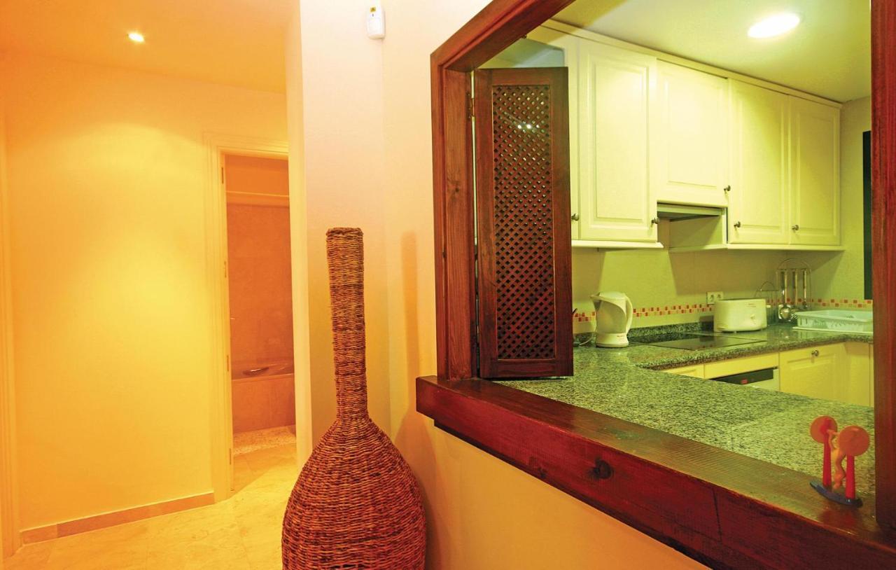 Lägenhet Beautiful Apartment In Estepona With 3 Bedrooms, Outdoor Swimming Pool And Swimming Pool