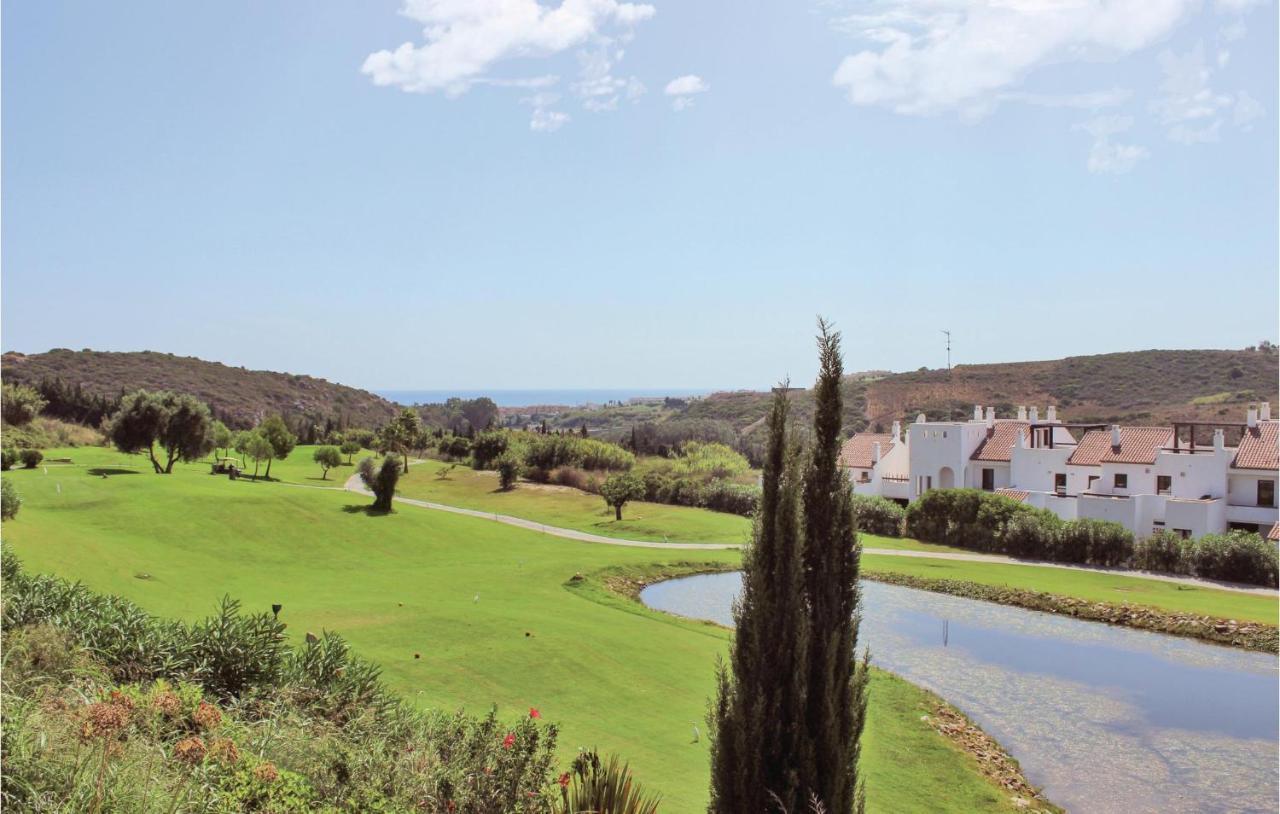 Beautiful Apartment In Estepona With 3 Bedrooms, Outdoor Swimming Pool And Swimming Pool Lägenhet Estepona